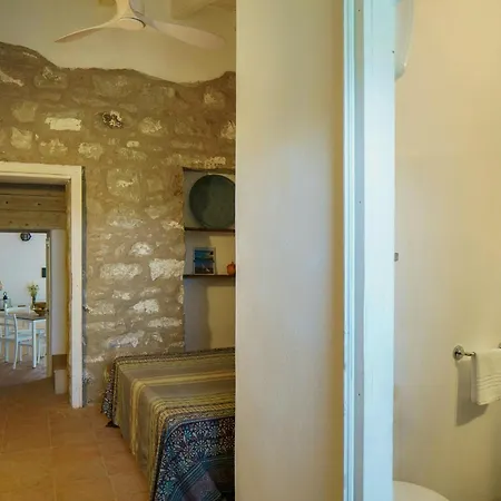 Vista Mare Fronte Scogli A San Pietro Apartment *